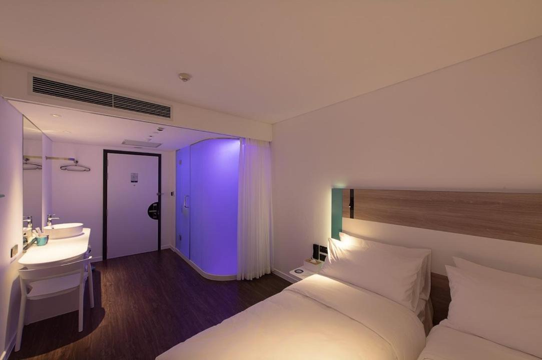 Tru By Hilton Hoa Binh City Centre Hòa Bình Exterior foto